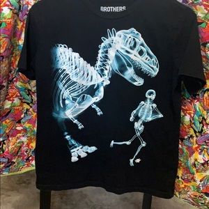 Boys Glow-in-the-Dark short sleeve tee size L